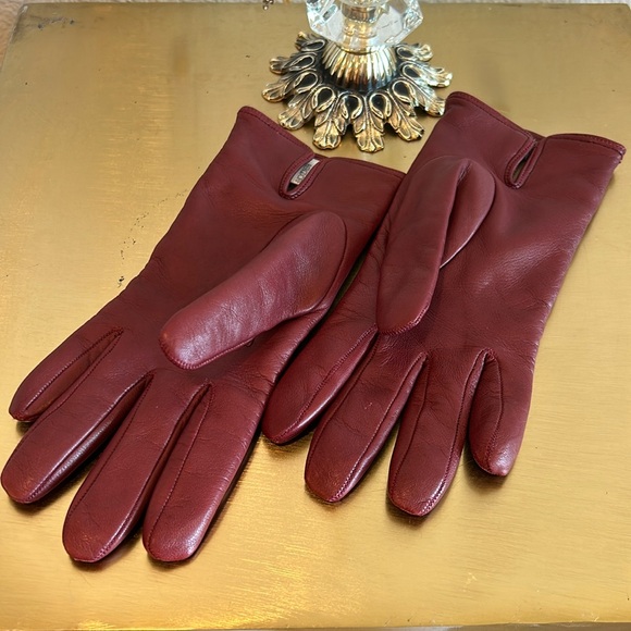 Bergdorf Goodman- Genuine Leather & 100% Cashmere - Picture 3 of 9